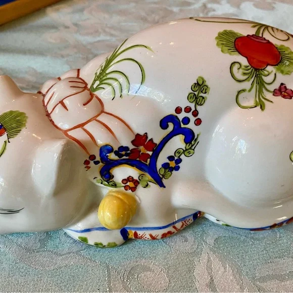 Ceramic Asian Cat Figurine with Floral Design - Picture 6 of 7